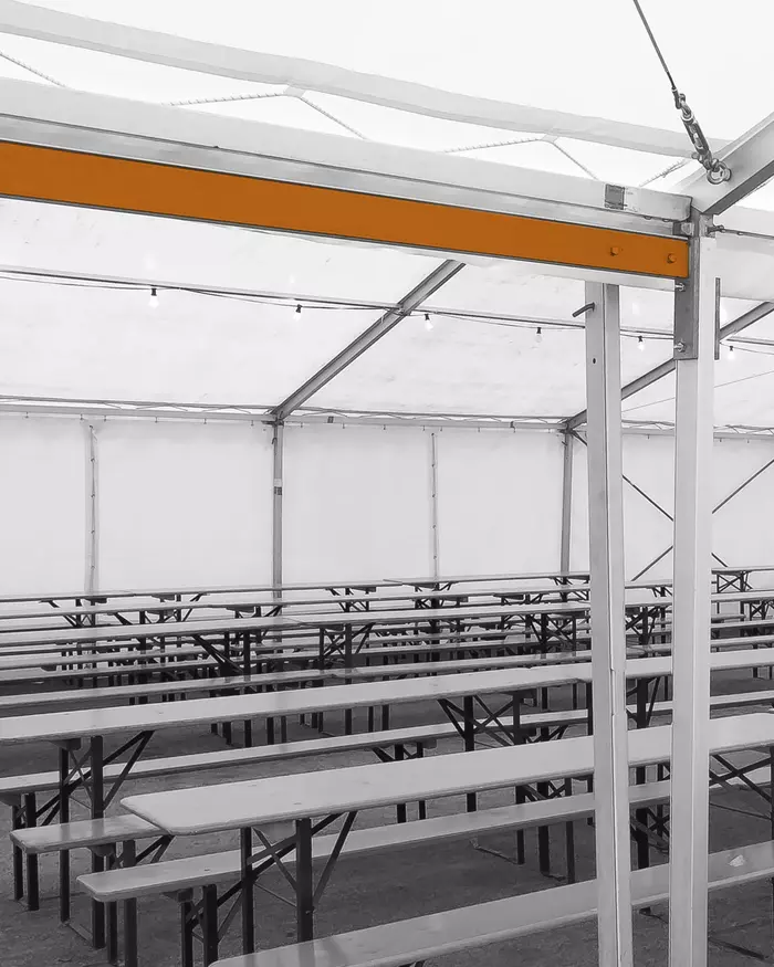 Aluminiumportal statt Strebenkreuz oder Seile